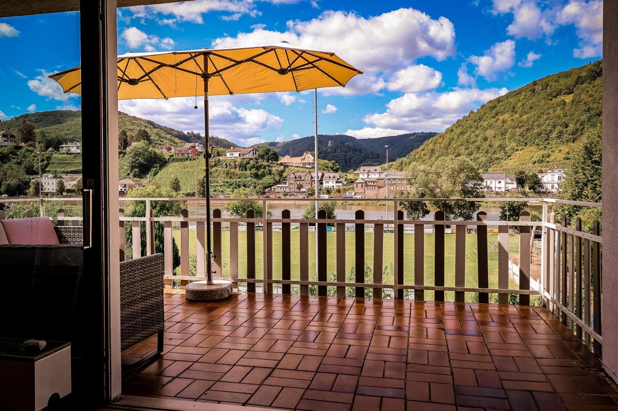 Апартаменты Traumaussicht Kamin Balkon Burgblick 65 Zoll Tv Netflix Sky Joyn Lindenplatz Буллай Экстерьер фото