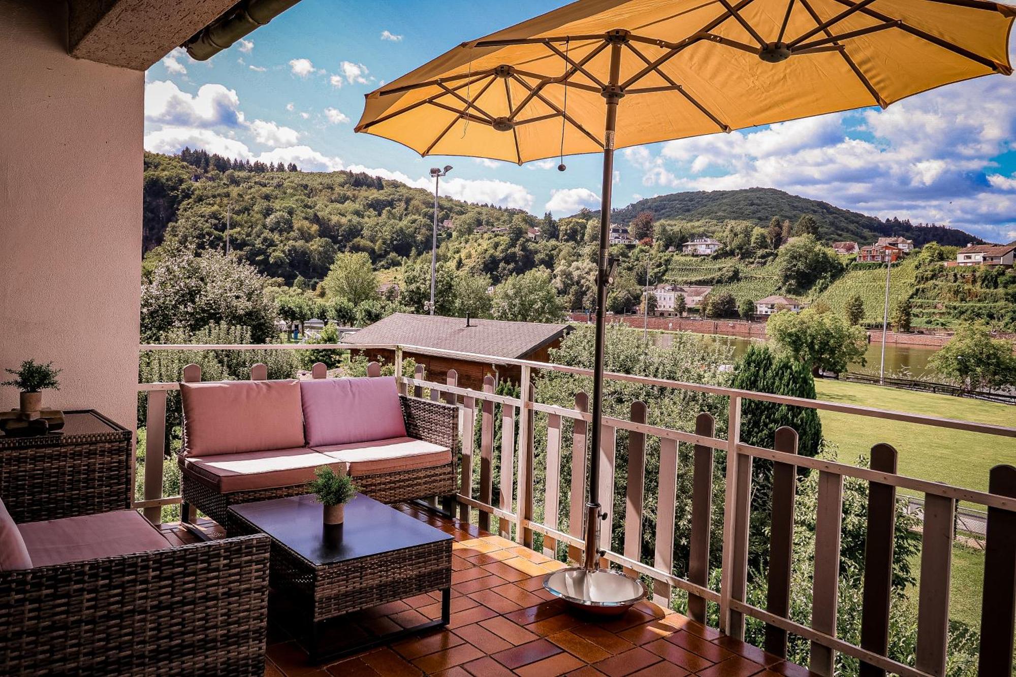 Апартаменты Traumaussicht Kamin Balkon Burgblick 65 Zoll Tv Netflix Sky Joyn Lindenplatz Буллай Экстерьер фото